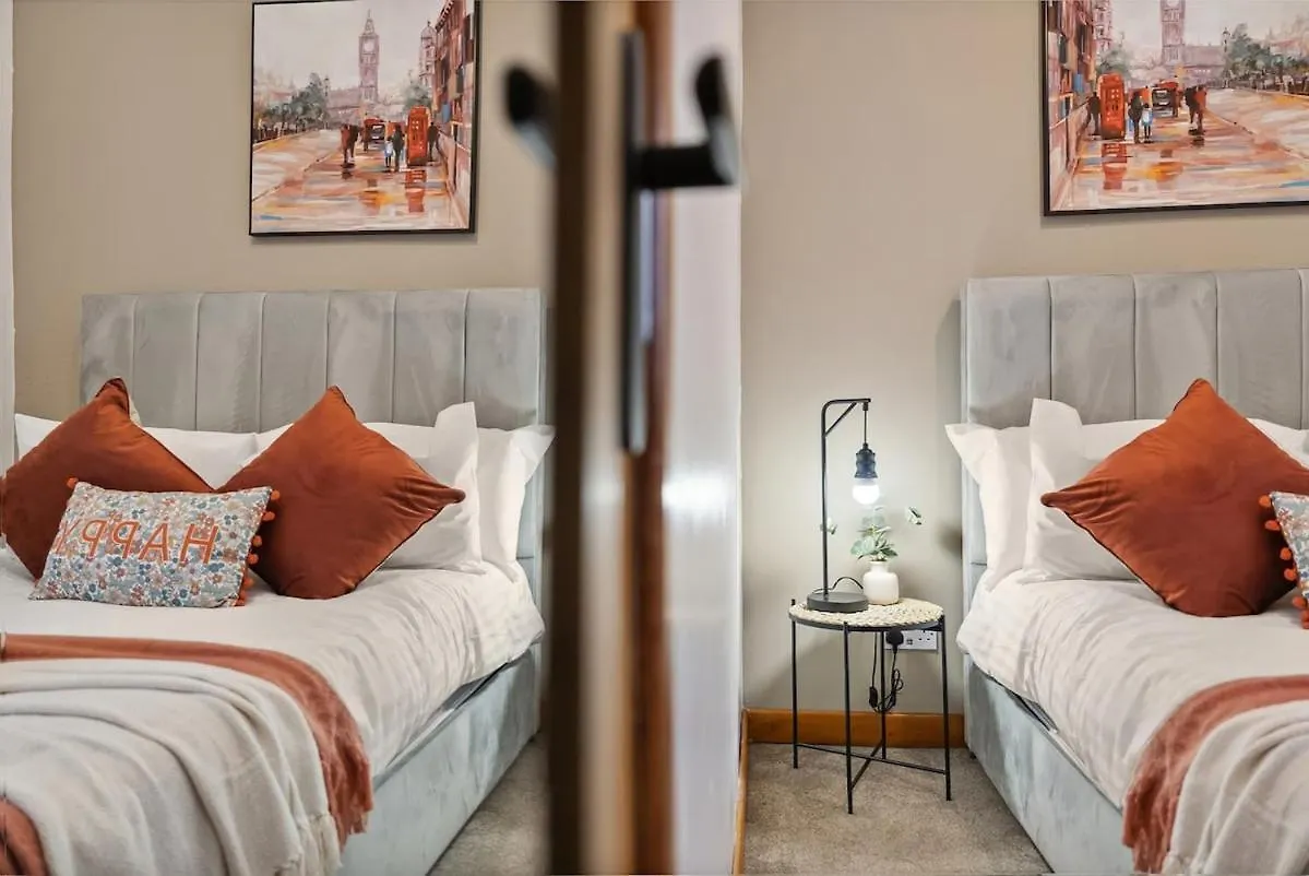 Chic 2 Bed Apartment With Free Parking & Garden Cambridge